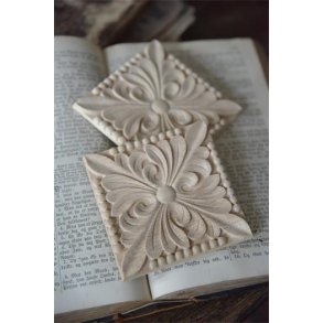 Tr Ornament, lukket (L10xH10)