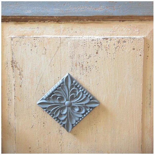 Tr Ornament, lukket (L8xH8)