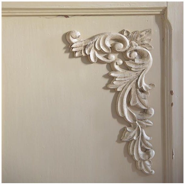 Tr Ornament, Hjrne St