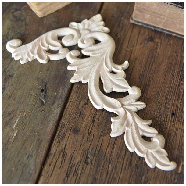 Tr Ornament, Hjrne St