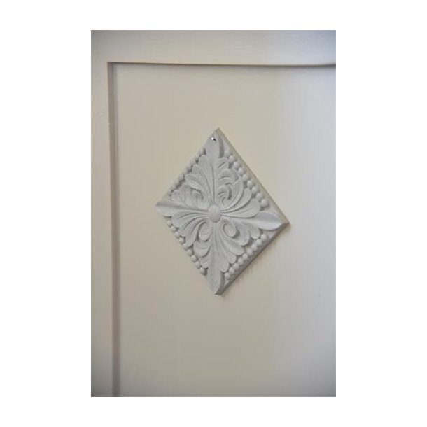 Tr Ornament, lukket (L10xH10)